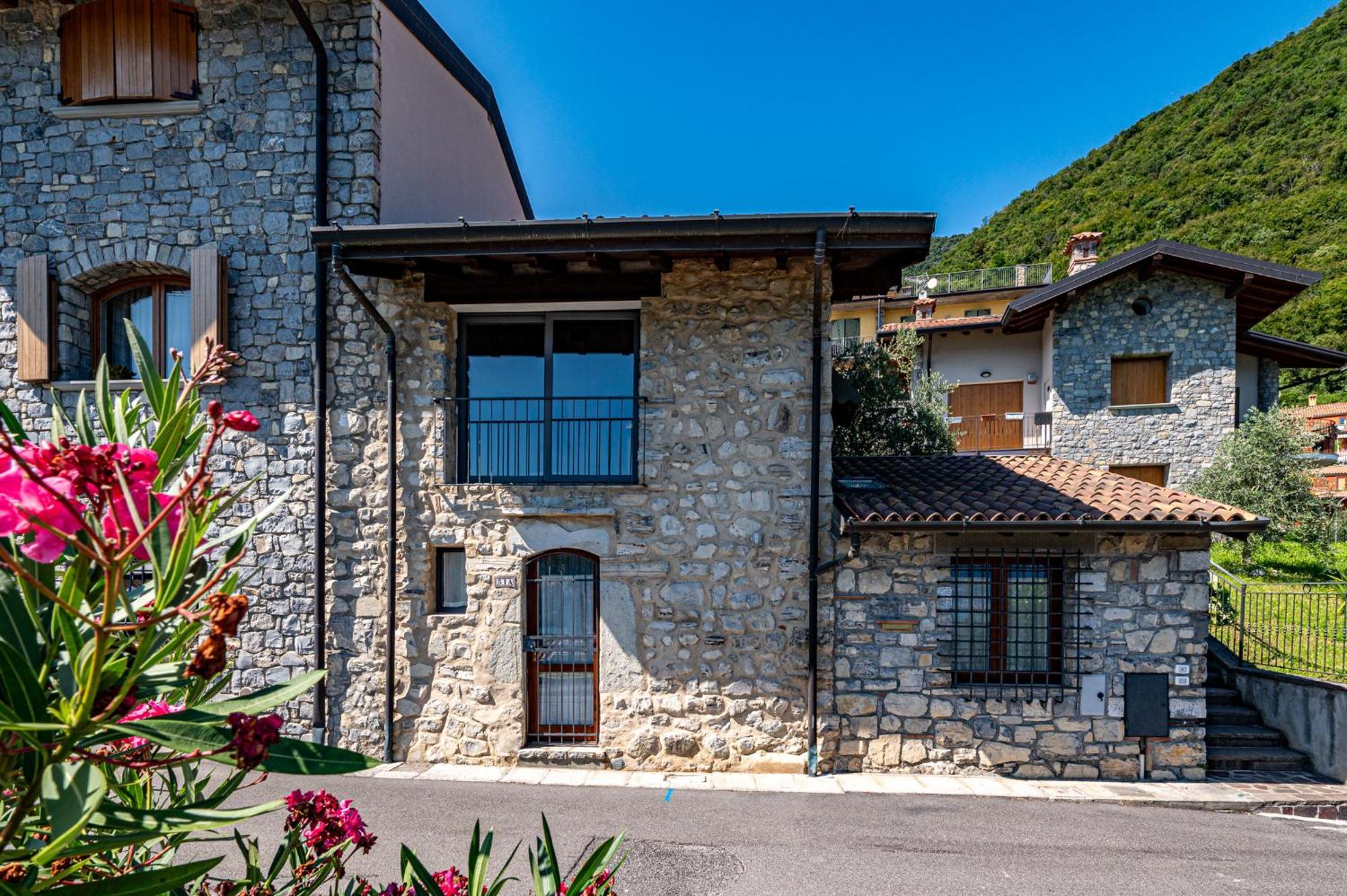 Lago Di Iseo - Lake View House Tavernola Bergamasca Ngoại thất bức ảnh